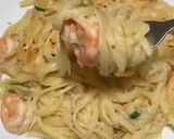 Foto langkah ke 4 dari resep Creamy Garlic Chilli Prawn Pasta.