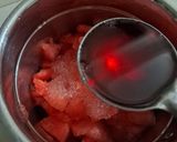 A picture of step 1 of Watermelon ice gola.