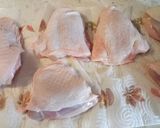 A picture of step 1 of Pollo alla cacciatora (hunter's chicken).