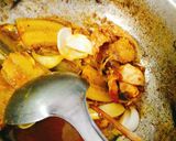 Hình bước làm 3 của món Cá lăng kho chuối xanh