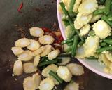 Foto langkah ke 2 dari resep Tumis Tahu Pelangi.