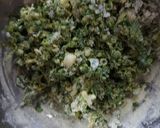 A picture of step 3 of Kumbhania Bhajia.