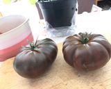 Foto del paso 3 de la receta: Ensalada agridulce de tomate “adora” y frutos rojos con skyrella y atún