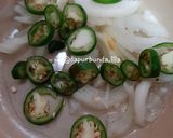 Foto langkah ke 2 dari resep Shakshouka (ceplok telur dalam saus tomat).