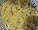 Foto langkah ke 1 dari resep Fusili Creamy Cheese.