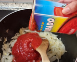 Foto del paso 2 de la receta: Pollo en salsa de tomate Fit con patatas al horno