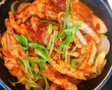 รูปขั้นตอนการทำที่ 3 ของ ตีนไก่เผ็ดเกาหลี 🌶🍗ทักบัล (닭발) style by barbie👩🏼‍🍳