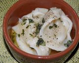 Foto del paso 9 de la receta: Varenikes con 4 salsas en discos de copetin