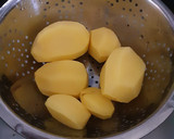Foto del paso 1 de la receta: ☆Tortilla de patatas con puerro y espinacas