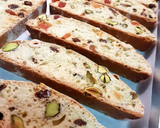 Foto del paso 4 de la receta: Biscotti de pistacho, arándanos, avellanas y papaya