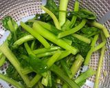 Hình bước làm 1 của món Mì gói xào rau củ