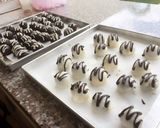 Foto langkah ke 5 dari resep Bola-bola cokelat unbake.