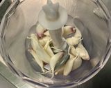 Une image de l'étape 3 de Champignons de Paris à l’ail frais, crème et coriandre.