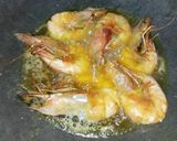 Foto langkah ke 3 dari resep Udang Goreng Marinasi Tersimpel.