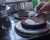 चॉकलेट केक (chocolate cake recipe in marathi) रेसिपी स्टेप 6 फोटो 