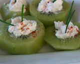 Foto del paso 5 de la receta Kiwi relleno de queso al pimentón