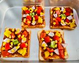A picture of step 3 of Bread Pizza.