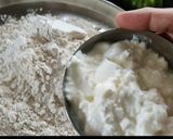गव्हाच्या पिठाचा वेज पिझ्झा (veg pizza recipe in marathi) रेसिपी स्टेप 1 फोटो 