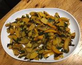 Une image de l'étape 8 de Courgette orange au céleri branche et curry.