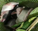 Foto langkah ke 1 dari resep Pindang Ikan Patin.