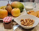 Foto del paso 1 de la receta: Batido de mango, plátano, galletas, nueces y canela