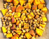 A picture of step 5 of Roasted squash and chickpeas with tahini sauce - vegan.