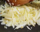 Foto langkah ke 2 dari resep Sauté potato with parmesan.