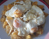 Foto del paso 5 de la receta: Picadillo de naranja con anchoas y huevos fritos