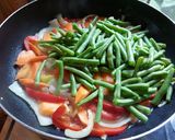 Foto langkah ke 4 dari resep Cah Buncis Wortel Paprika.