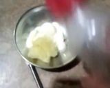 A picture of step 3 of Garlic mayo dip.