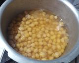 A picture of step 1 of கொண்டைக்கடலை குருமா.