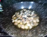 Foto del paso 4 de la receta: Judías del ganchet con almejas japonesas y gambas rojas