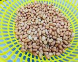 Hình bước làm 1 của món Đậu phộng rang tỏi ớt 🥜
