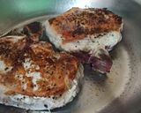 Foto del paso 3 de la receta: Costeleta de Cerdo con Papas Fritas rebozadas en un jarabe de Mostaza a la miel con vino