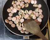 Foto langkah ke 5 dari resep 1. Pizza teflon sederhana anti gagal.