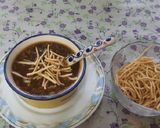 A picture of step 7 of Chinese restaurant style spicy veg manchow soup.