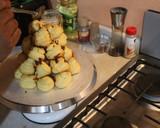 Foto del paso 12 de la receta: Croquembouche (masa choux y crema pastelera)