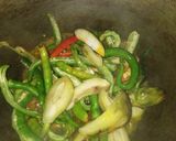 A picture of step 1 of Aamiya mirch.