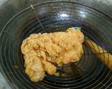 Foto langkah ke 4 dari resep Mie Goreng Topping Ayam Geprek.