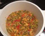 Foto del paso 3 de la receta: Espaguetis con pollo y verduras con nata