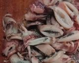 Foto langkah ke 2 dari resep Tumis Buncis Asin Cumi.