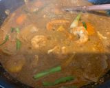 A picture of step 5 of Stir-fry King prawns in curry powder & egg.