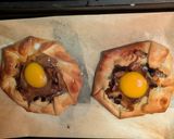 A picture of step 13 of Mushroom and egg Galette.