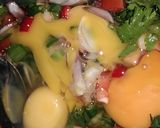 Foto langkah ke 2 dari resep Telur dadar kecap asin.