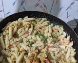 A picture of step 10 of White sauce pasta.