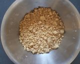 A picture of step 4 of Rhubarb and Apple Crumble.