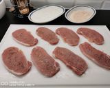Zöldfűszeres tejföl kabátban sült sertés karaj mozzarellával recept fázis 1 fotója