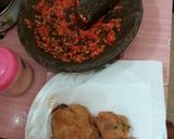 Foto langkah ke 3 dari resep Ayam penyet sambel korek.