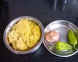 A picture of step 1 of Hotchpotch Pakoda.