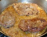 A picture of step 2 of Bistec Suizo.